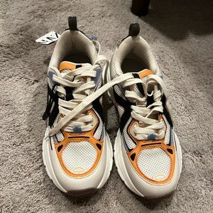 ZARA Sneakers size 38 (7.5/8)